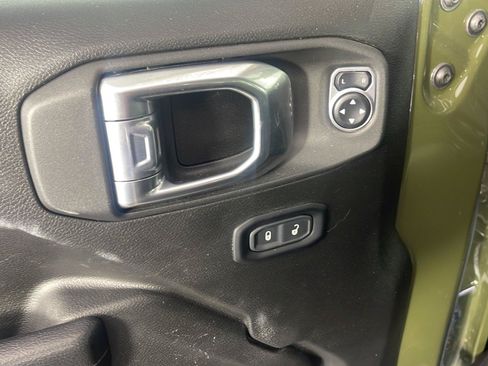Used 2023 Jeep Gladiator Sport AWD/4WD image 12