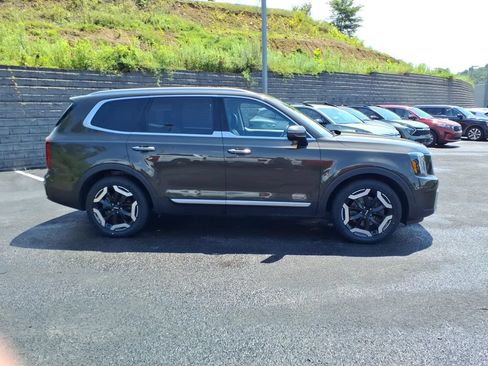 Certified 2023 Kia Telluride S w/ S Sunroof Package AWD/4WD image 9