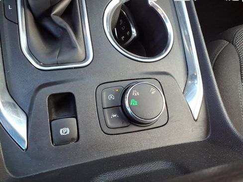 Used 2023 Chevrolet Traverse LT AWD/4WD image 22