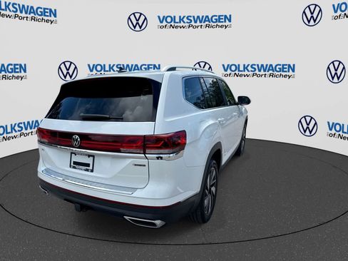 Used 2024 Volkswagen Atlas SEL AWD/4WD image 14