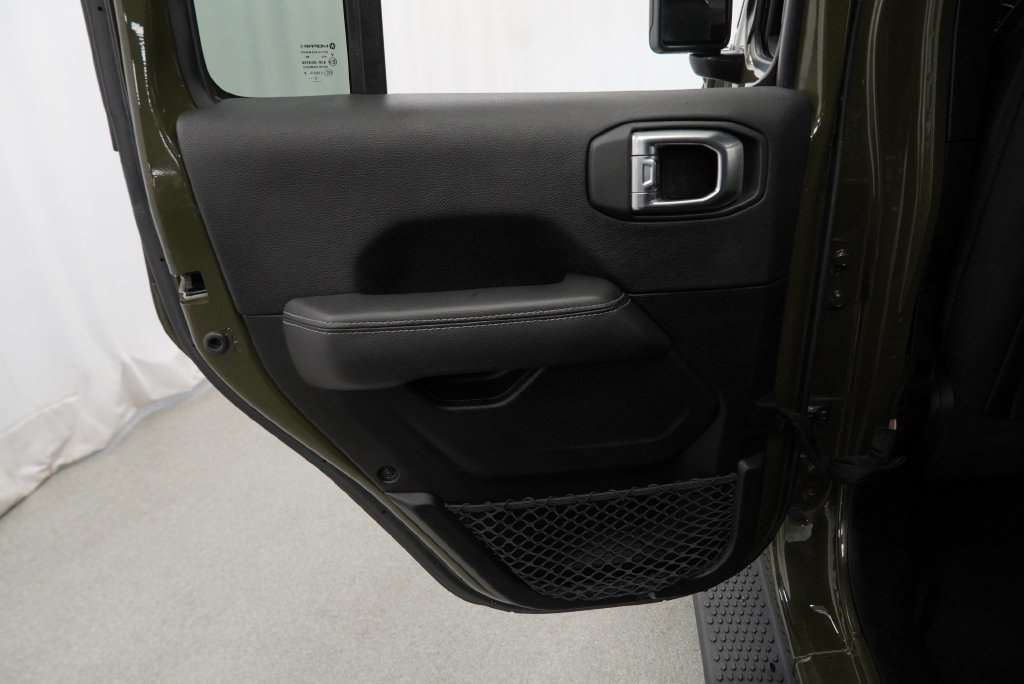 Used 2023 Jeep Wrangler Unlimited Sahara w/ Cold Weather Group AWD/4WD image 38
