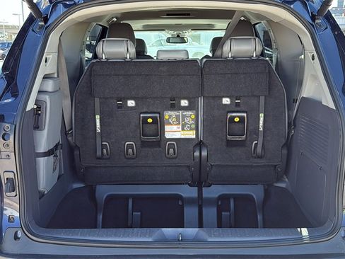 Used 2023 Toyota Sienna XLE image 8