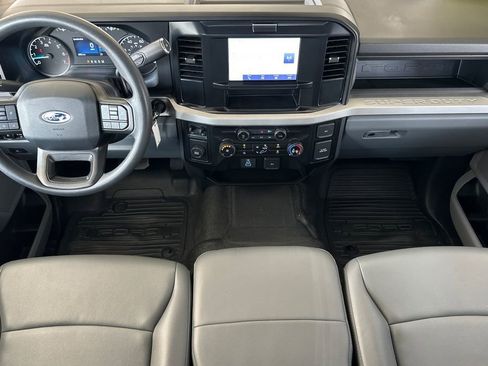 Used 2025 Ford F250 XL w/ XL Chrome Package image 13