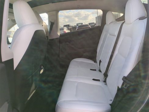 Used 2023 Tesla Model Y Performance image 15