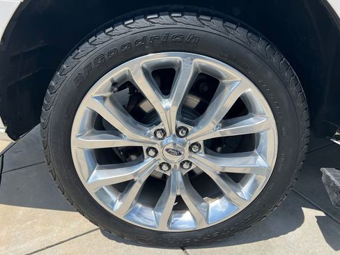 Used 2018 Ford Expedition Platinum AWD/4WD image 8
