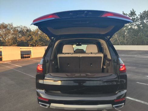 Used 2019 BMW X7 xDrive40i w/ Cold Weather Package image 16