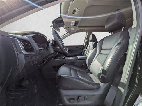 Used 2021 Nissan Rogue SV w/ Premium Package image 14