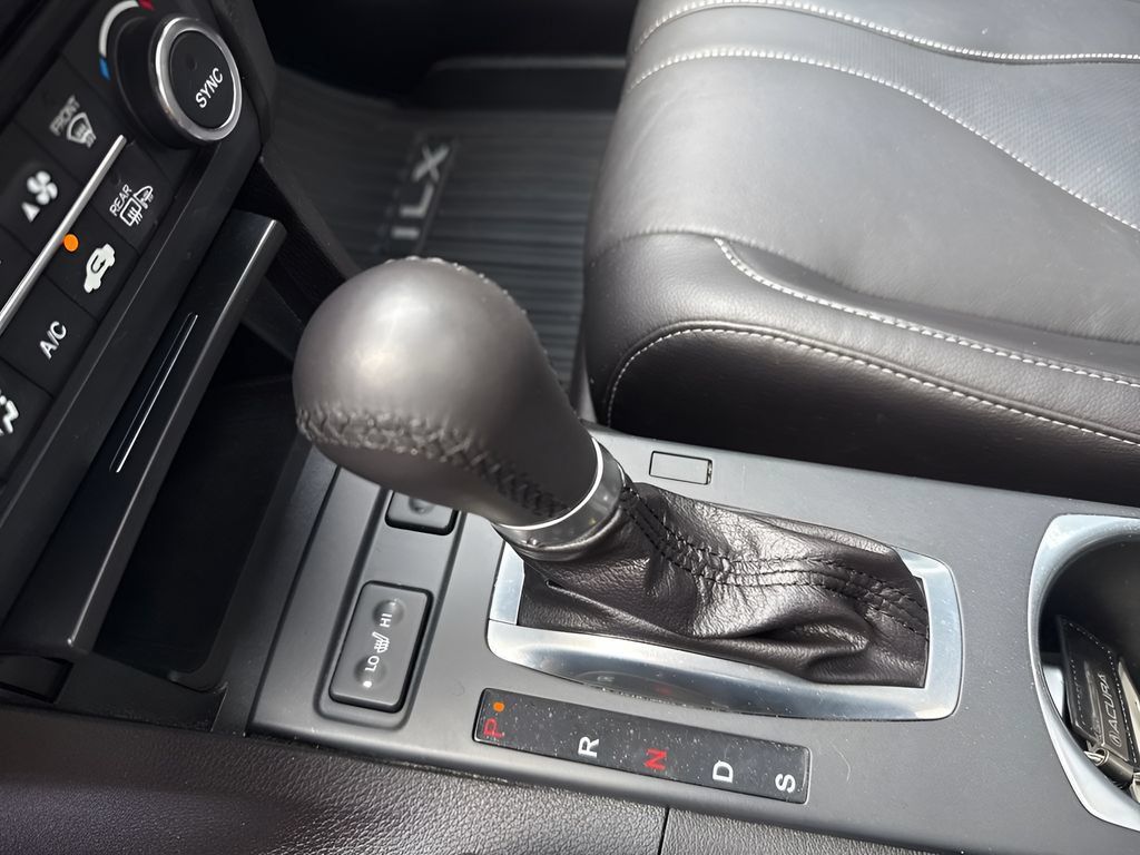 Used 2020 Acura ILX w/ Premium Package FWD image 29