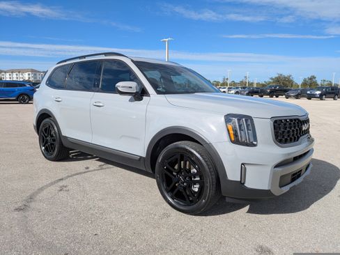 Used 2023 Kia Telluride EX X-Line image 2