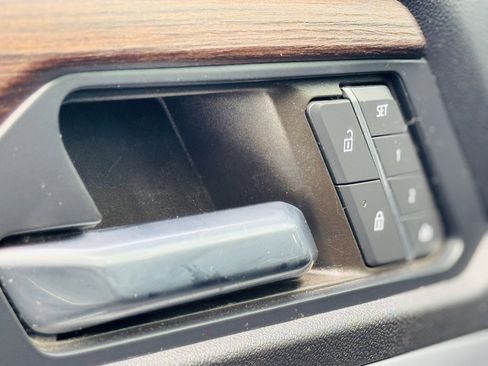 Used 2024 GMC Acadia Denali w/ Super Cruise Package FWD image 18