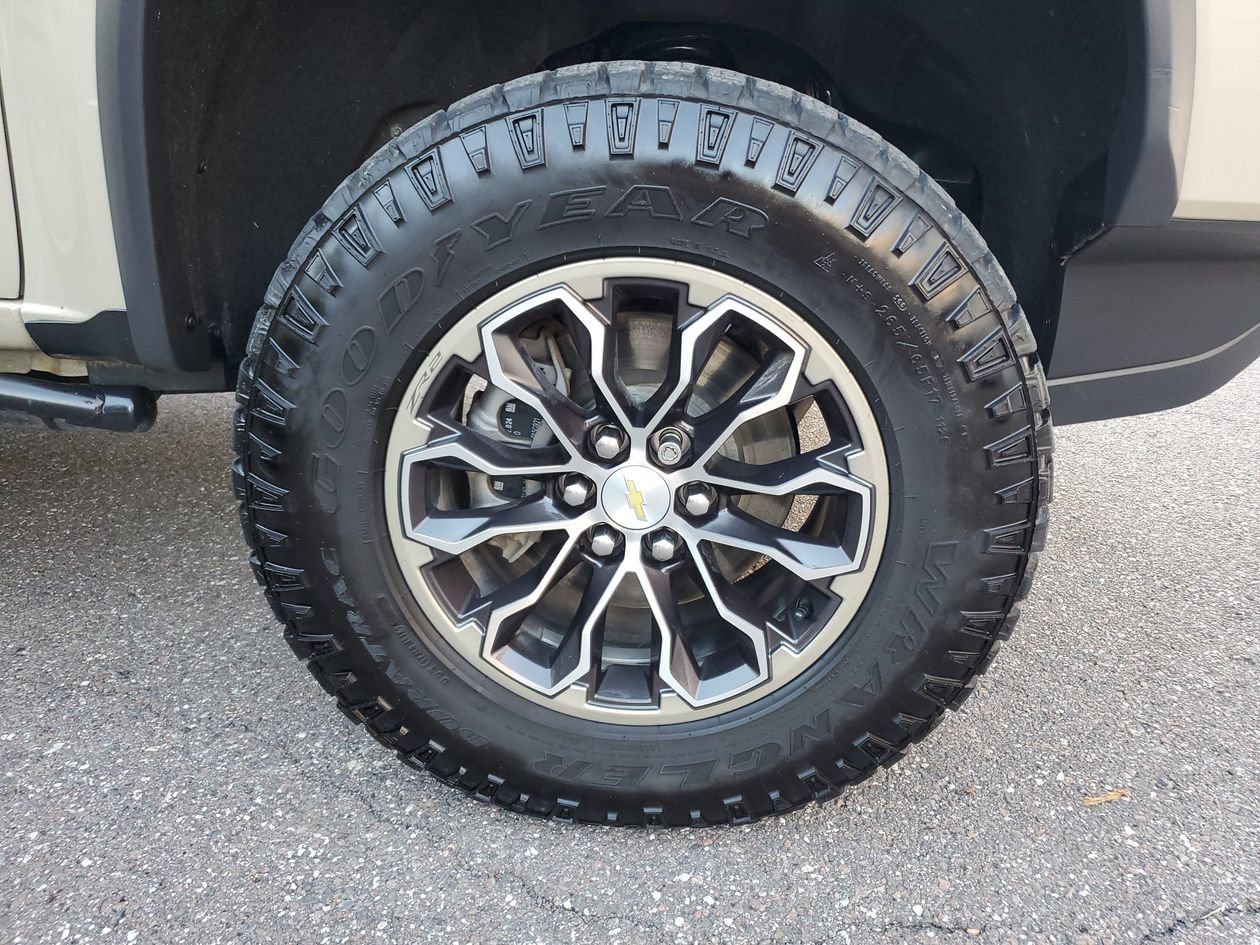 Used 2022 Chevrolet Colorado ZR2 w/ LPO, Power Package AWD/4WD image 5