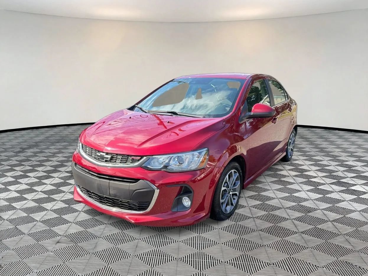 Used 2020 Chevrolet Sonic LT w/ Convenience Package FWD image 3