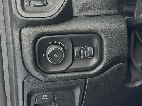 Used 2019 RAM 1500 Tradesman image 10