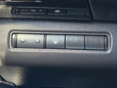 Used 2022 Nissan Pathfinder SV FWD image 30