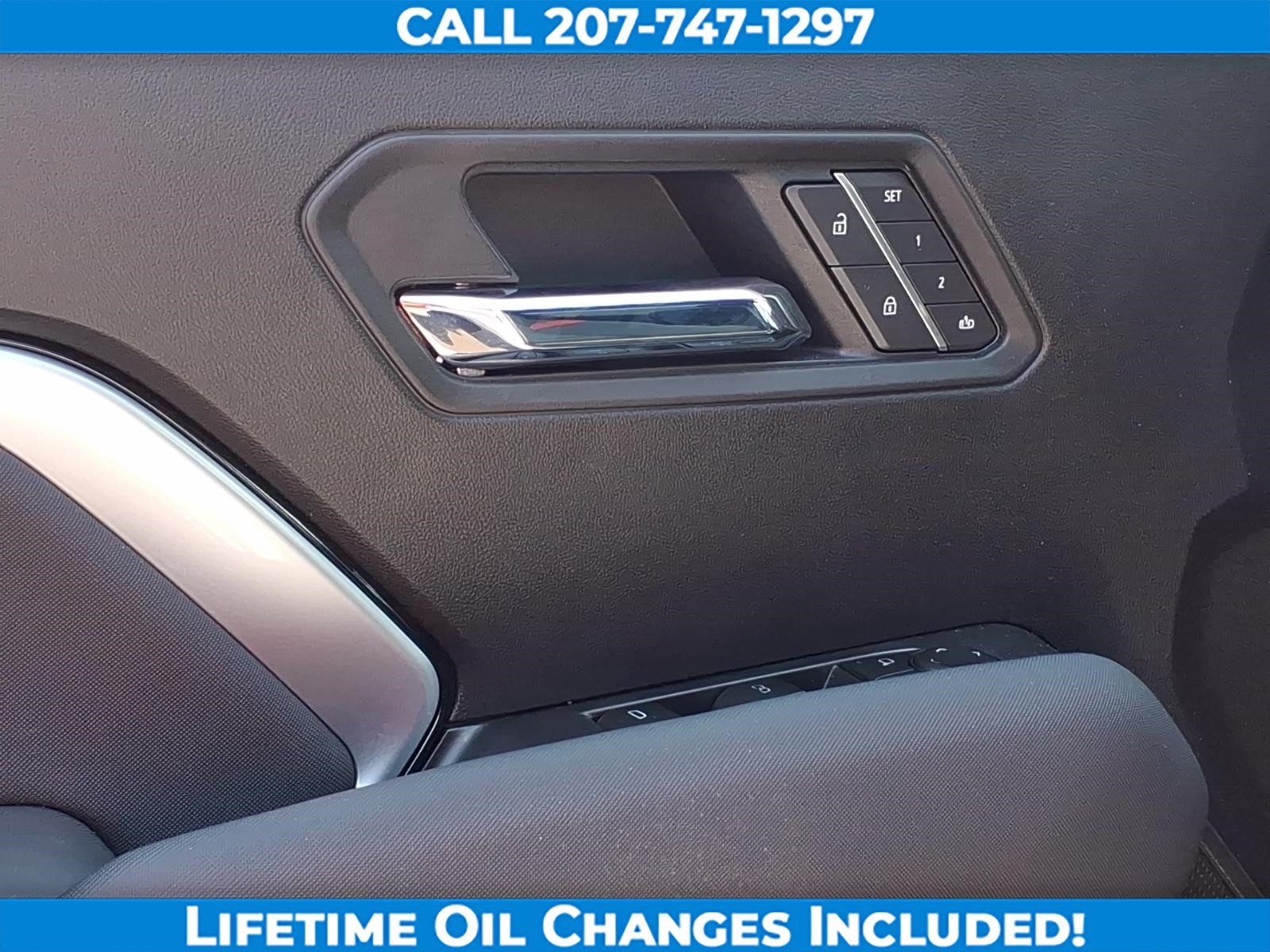 Used 2026 Chevrolet Colorado Z71 w/ Technology Package AWD/4WD image 11