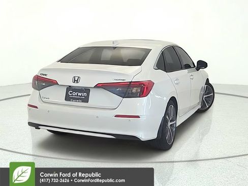 Used 2024 Honda Civic Touring image 5