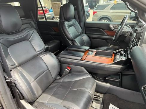 Used 2018 Lincoln Navigator Reserve w/ Technology Package AWD/4WD image 13