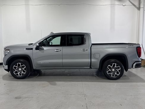 Used 2023 GMC Sierra 1500 SLT w/ SLT Convenience Package AWD/4WD image 13
