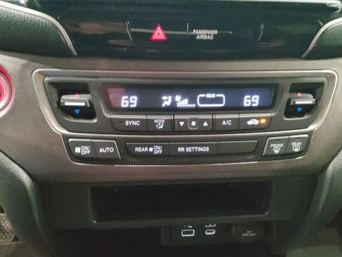 Used 2024 Honda Ridgeline Sport image 32