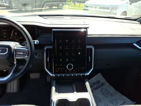 Used 2025 GMC Acadia Elevation AWD/4WD image 13