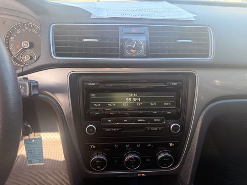 Used 2012 Volkswagen Passat 2.5 S image 14