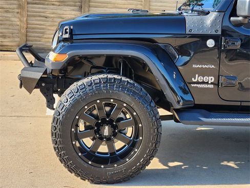 Used 2020 Jeep Wrangler Unlimited Sahara AWD/4WD image 15
