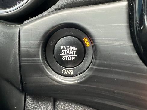 Used 2020 Jeep Grand Cherokee Altitude AWD/4WD image 10