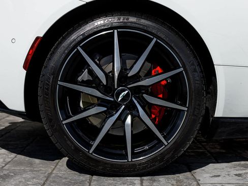 Used 2019 Aston Martin DB11 Volante image 24