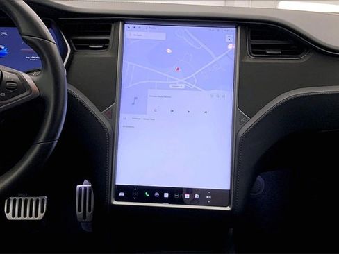Used 2020 Tesla Model S Long Range Plus image 6
