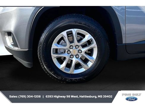 Used 2020 Chevrolet Traverse LT FWD image 7