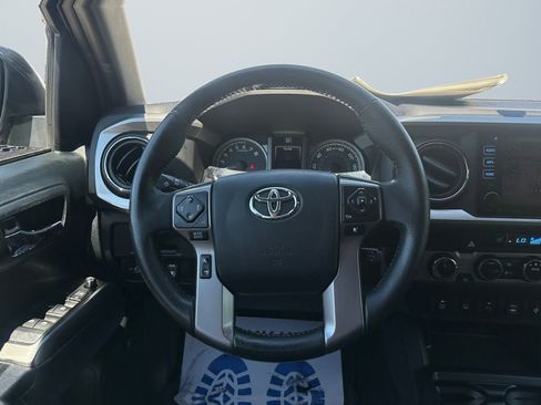 Used 2017 Toyota Tacoma Limited w/ Tow Package AWD/4WD image 12