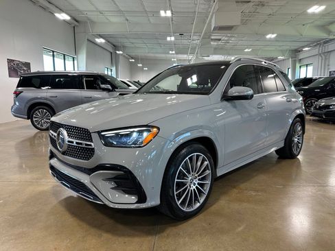 Used 2024 Mercedes-Benz GLE 450 4MATIC image 3