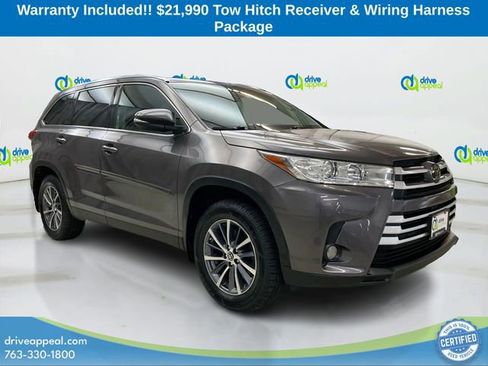 Used 2019 Toyota Highlander XLE image 3