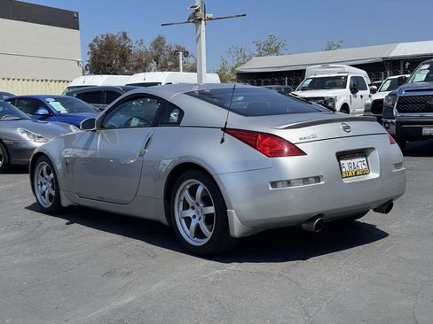 Used 2004 Nissan 350Z Track w/ Cargo Convenience Pkg RWD image 9