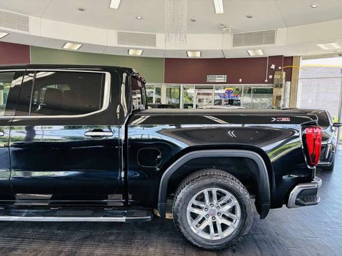 Used 2022 GMC Sierra 1500 SLT w/ SLT Premium Plus Package AWD/4WD image 18