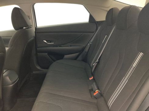 Used 2023 Hyundai Elantra SEL image 18