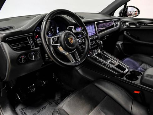 Used 2021 Porsche Macan image 9