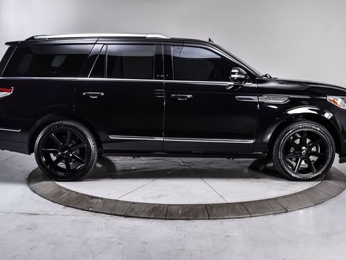 Used 2024 Lincoln Navigator Premiere AWD/4WD image 7