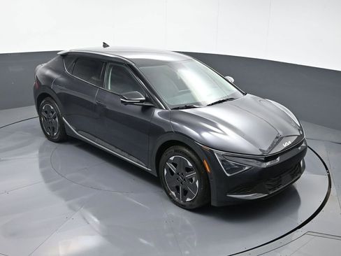New 2025 Kia EV6 Light w/ Light LR Technology Package AWD/4WD image 23