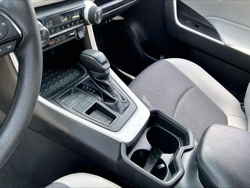 Used 2020 Toyota RAV4 XLE FWD image 15