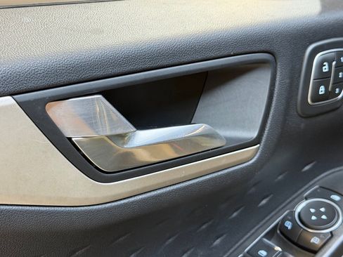 Used 2020 Ford Escape SEL FWD image 21