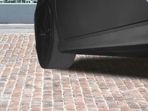 Used 2023 Toyota Camry SE image 5