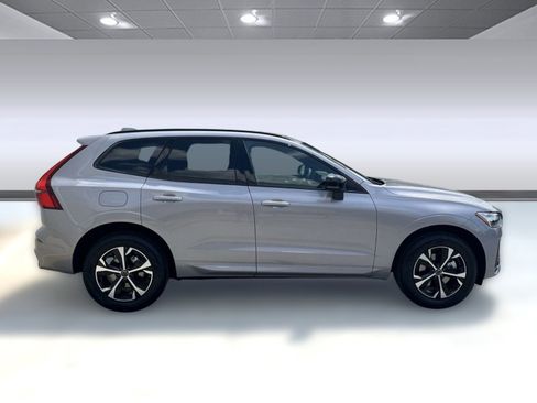 Certified 2026 Volvo XC60 B5 Core image 8