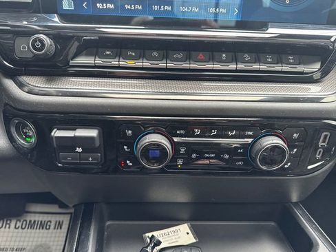 Used 2022 Chevrolet Silverado 1500 ZR2 w/ Technology Package image 19