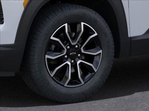 New 2025 Chevrolet TrailBlazer ACTIV w/ Convenience Package AWD/4WD image 9