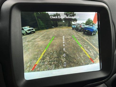 Used 2022 Jeep Renegade Trailhawk AWD/4WD image 24