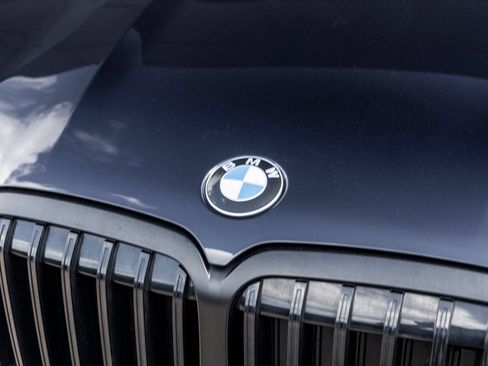 Used 2026 BMW X7 M60i AWD/4WD image 16