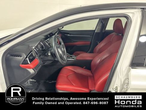 Used 2018 Toyota Camry XSE w/ Driver Assist Package FWD image 5
