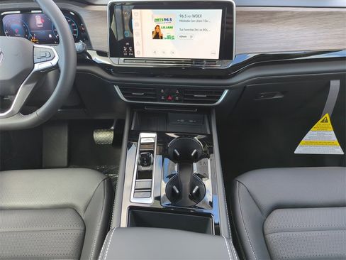 New 2026 Volkswagen Atlas SEL image 23