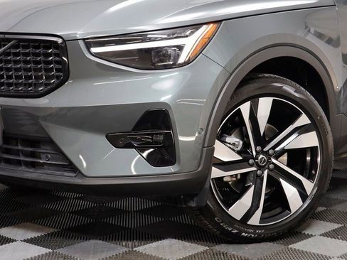 Used 2026 Volvo XC40 B5 Ultra w/ Climate Package AWD/4WD image 3